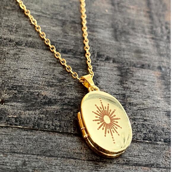 NEW Sunburst Pendant Locket Necklace - Picture 1 of 7
